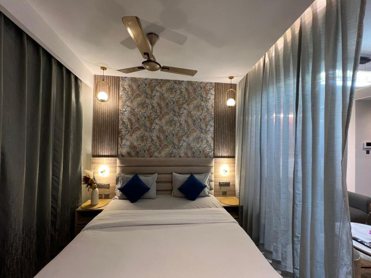 Supernova Luxurystay Noida