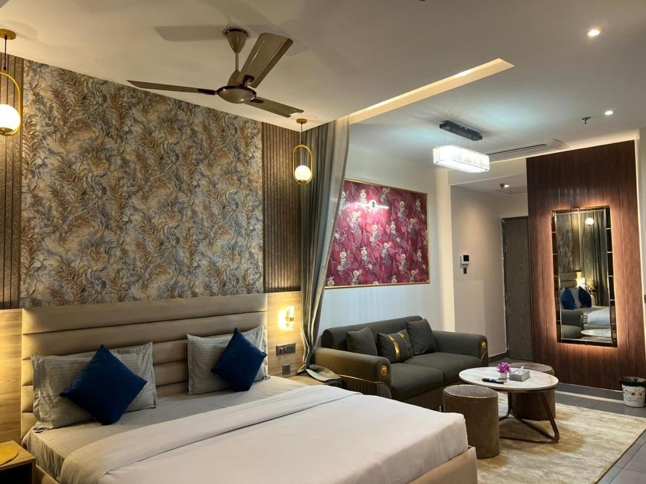 Supernova Luxurystay Noida *